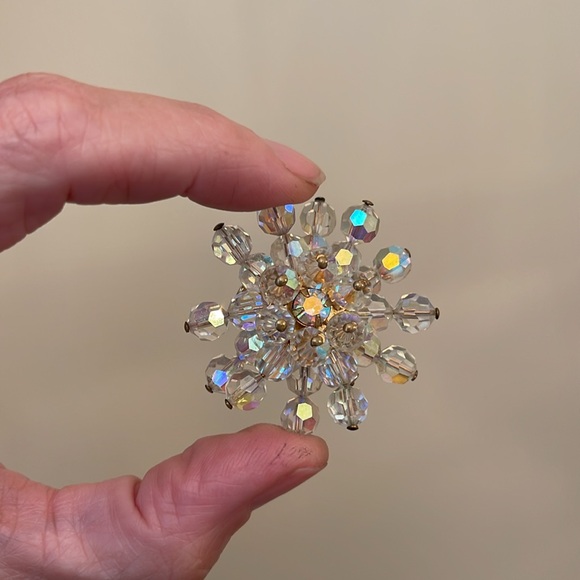 Vintage Aurora Borealis Crystal Bead Cluster Rhinestone Brooch Pin - Picture 9 of 15